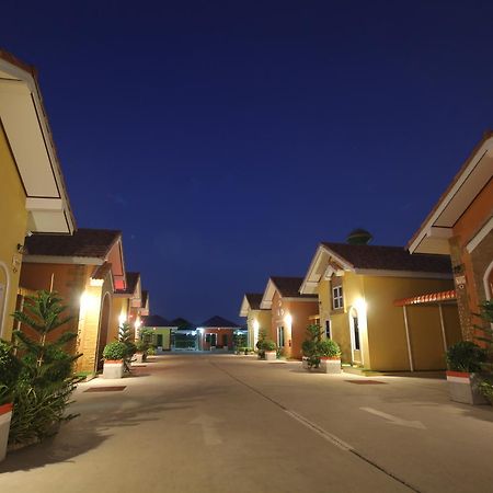 Windsor Resort Lopburi Exterior photo